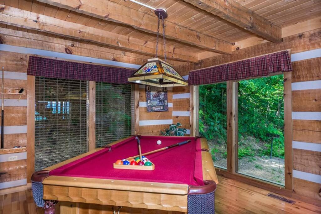 View! Private! Hot Tub,Pool Table,Fireplace,Relax! Sevierville Eksteriør billede